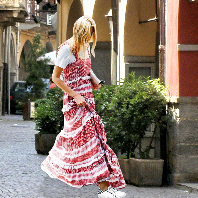 boho dress with sneakers Maxi dress outfit with sneakers